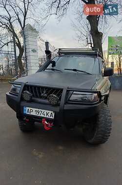 Внедорожник / Кроссовер Mitsubishi Pajero Sport 2002 в 