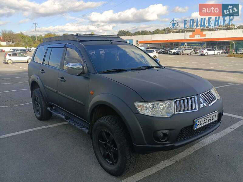 Внедорожник / Кроссовер Mitsubishi Pajero Sport 2010 в Ужгороде