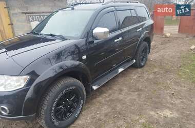 Внедорожник / Кроссовер Mitsubishi Pajero Sport 2011 в 