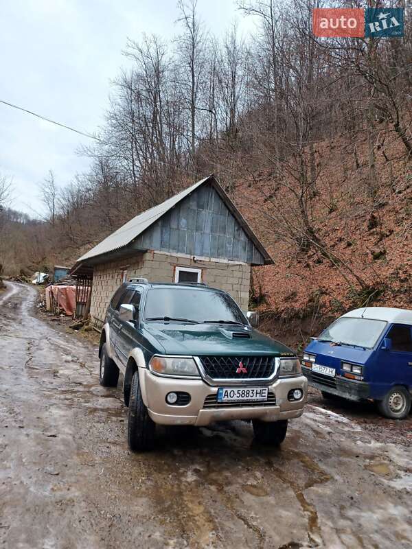 Внедорожник / Кроссовер Mitsubishi Pajero Sport 2000 в Тячеве