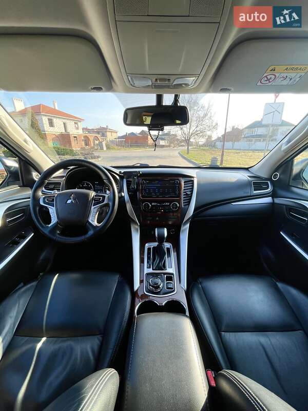 Позашляховик / Кросовер Mitsubishi Pajero Sport 2016 в Одесі фото 11 Позашляховик / Кросовер Mitsubishi Pajero Sport 2016 в Одесі
