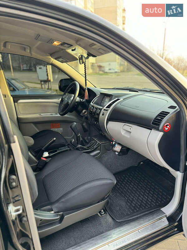 Внедорожник / Кроссовер Mitsubishi Pajero Sport 2010 в Сумах