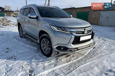 Внедорожник / Кроссовер Mitsubishi Pajero Sport 2017 в Синельниково