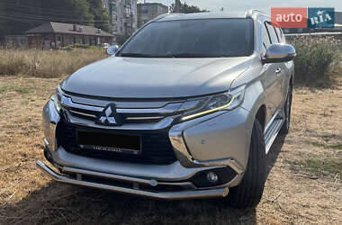 Позашляховик / Кросовер Mitsubishi Pajero Sport 2017 в Синельниковому
