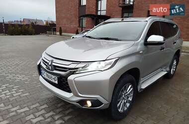 Внедорожник / Кроссовер Mitsubishi Pajero Sport 2016 в Луцке