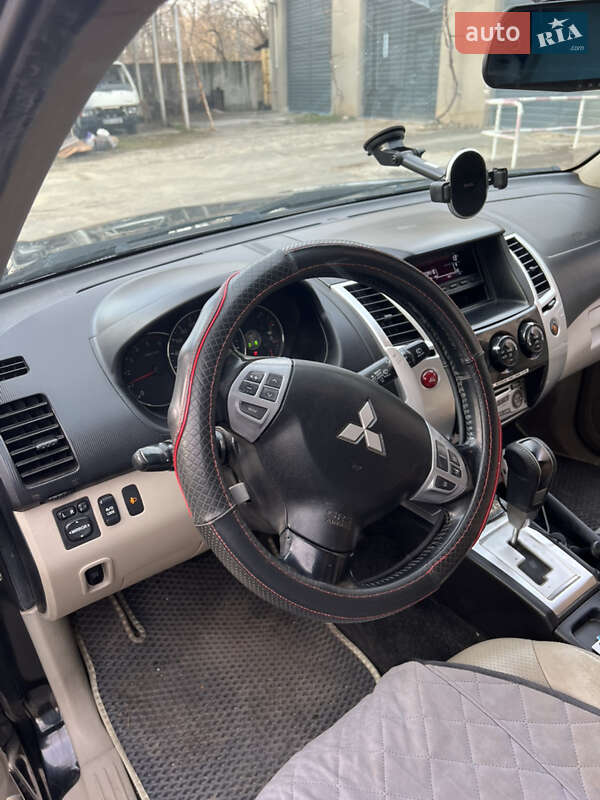 Внедорожник / Кроссовер Mitsubishi Pajero Sport 2010 в Одессе