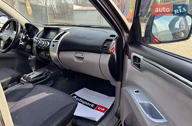 Внедорожник / Кроссовер Mitsubishi Pajero Sport 2012 в 