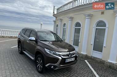 Позашляховик / Кросовер Mitsubishi Pajero Sport 2017 в Одесі