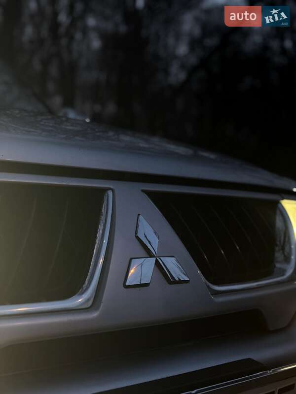 Внедорожник / Кроссовер Mitsubishi Pajero Sport 2008 в Черновцах