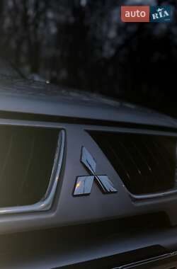 Позашляховик / Кросовер Mitsubishi Pajero Sport 2008 в 