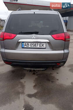 Позашляховик / Кросовер Mitsubishi Pajero Sport 2014 в 