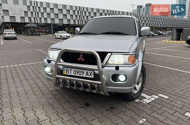 Внедорожник / Кроссовер Mitsubishi Pajero Sport 2006 в 