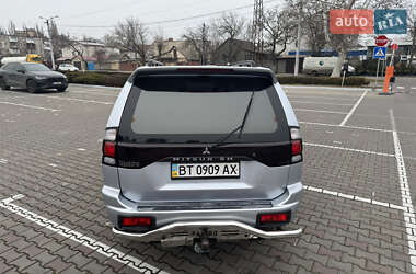 Внедорожник / Кроссовер Mitsubishi Pajero Sport 2006 в 