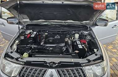 Позашляховик / Кросовер Mitsubishi Pajero Sport 2010 в 