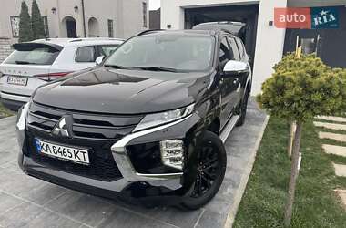 Позашляховик / Кросовер Mitsubishi Pajero Sport 2021 в 