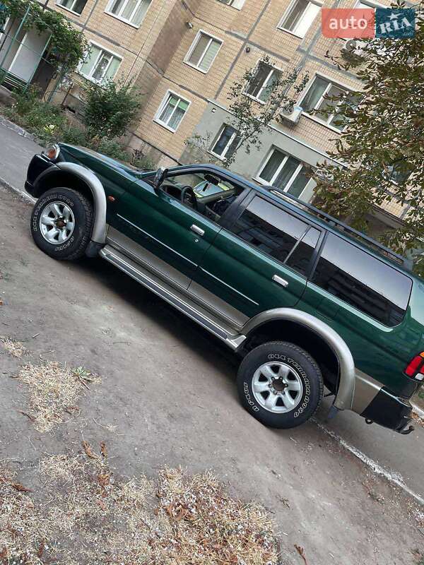 Позашляховик / Кросовер Mitsubishi Pajero Sport 2000 в Харкові
