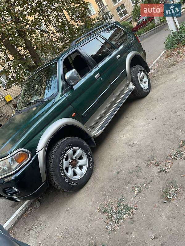 Позашляховик / Кросовер Mitsubishi Pajero Sport 2000 в Харкові