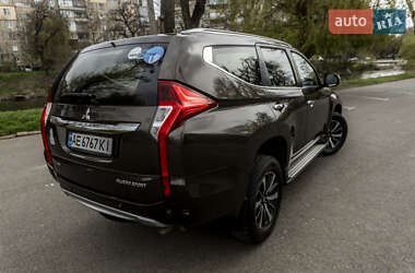 Внедорожник / Кроссовер Mitsubishi Pajero Sport 2016 в 