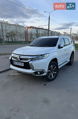 Внедорожник / Кроссовер Mitsubishi Pajero Sport 2016 в 
