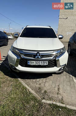 Внедорожник / Кроссовер Mitsubishi Pajero Sport 2016 в 