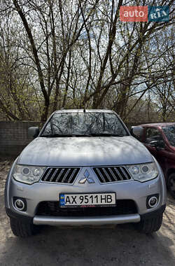 Mitsubishi Pajero Sport 2013