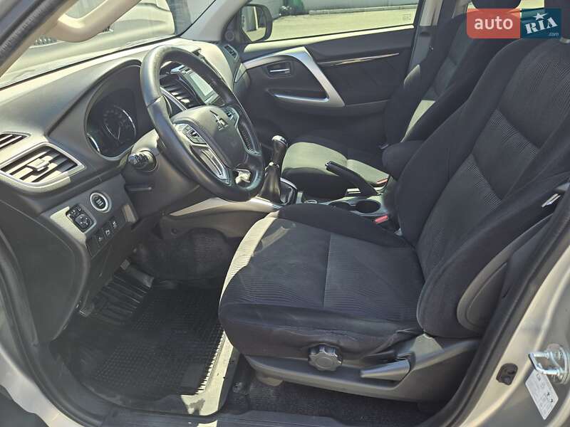 Позашляховик / Кросовер Mitsubishi Pajero Sport 2016 в Дніпрі