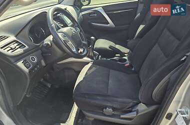 Внедорожник / Кроссовер Mitsubishi Pajero Sport 2016 в 