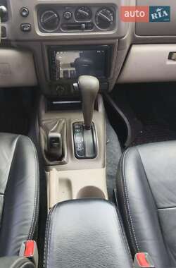 Внедорожник / Кроссовер Mitsubishi Pajero Sport 2000 в 