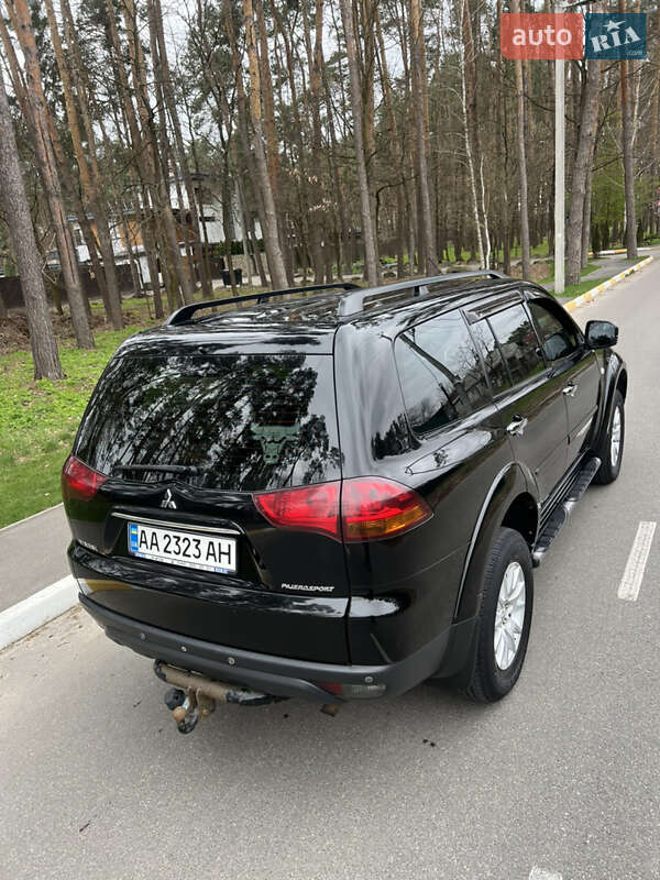 Позашляховик / Кросовер Mitsubishi Pajero Sport 2011 в Києві