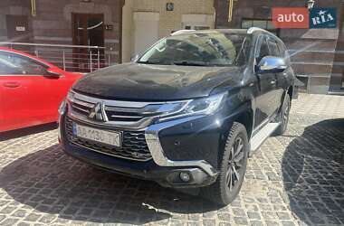 Mitsubishi Pajero Sport 2016