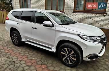 Внедорожник / Кроссовер Mitsubishi Pajero Sport 2016 в 