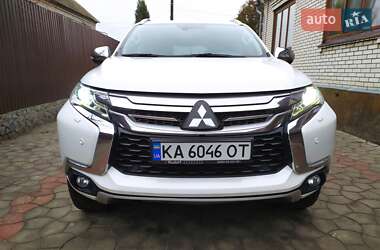 Внедорожник / Кроссовер Mitsubishi Pajero Sport 2016 в 