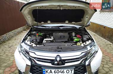 Внедорожник / Кроссовер Mitsubishi Pajero Sport 2016 в 