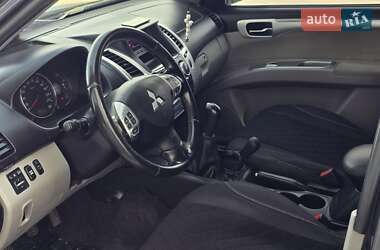 Позашляховик / Кросовер Mitsubishi Pajero Sport 2011 в 
