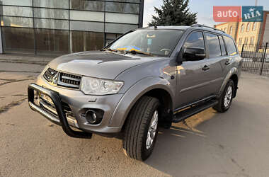 Позашляховик / Кросовер Mitsubishi Pajero Sport 2013 в Кременчуці