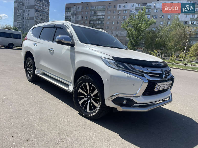Mitsubishi Pajero Sport 2016