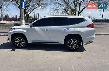 Внедорожник / Кроссовер Mitsubishi Pajero Sport 2016 в 