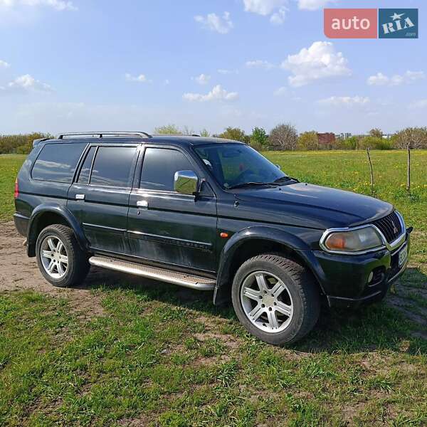 Внедорожник / Кроссовер Mitsubishi Pajero Sport 2000 в 