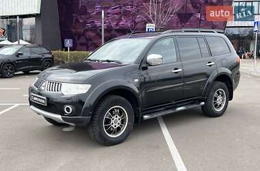 Внедорожник / Кроссовер Mitsubishi Pajero Sport 2011 в 
