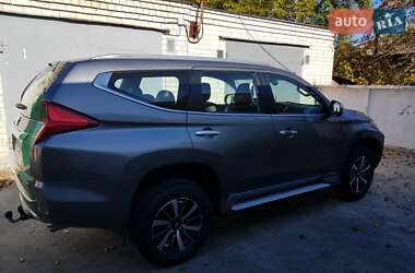 Внедорожник / Кроссовер Mitsubishi Pajero Sport 2017 в Чернигове