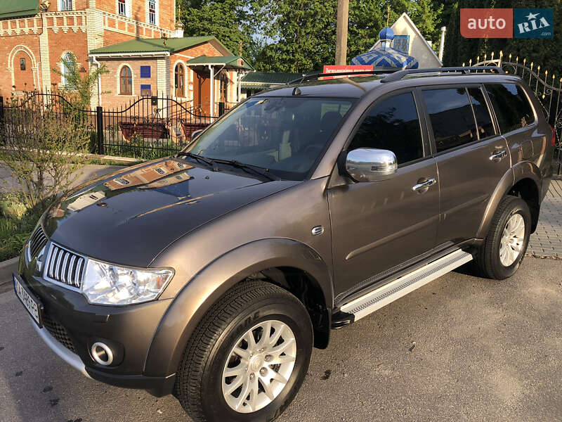 Позашляховик / Кросовер Mitsubishi Pajero Sport 2013 в Вінниці
