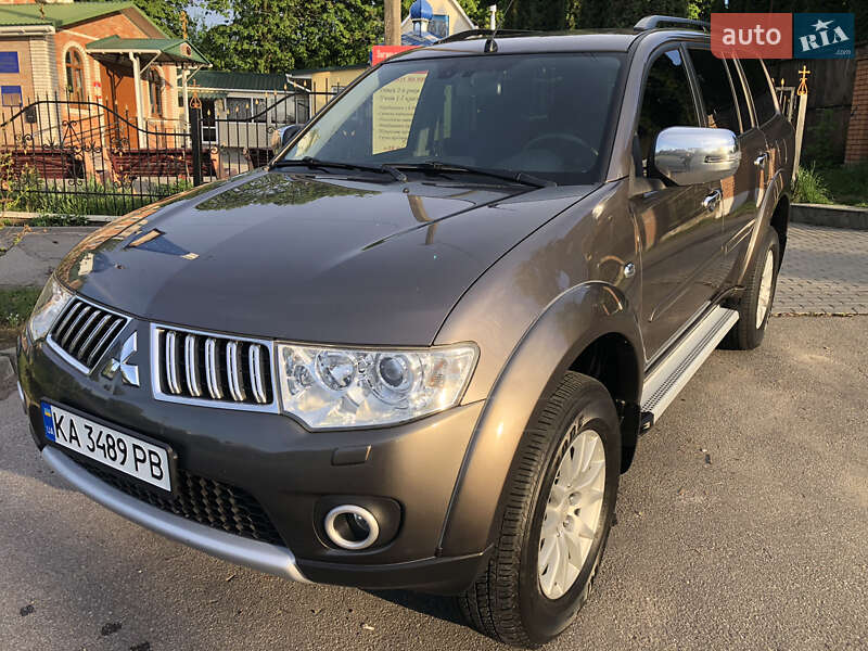 Позашляховик / Кросовер Mitsubishi Pajero Sport 2013 в Вінниці