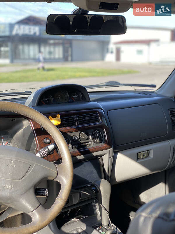 Позашляховик / Кросовер Mitsubishi Pajero Sport 2001 в Києві