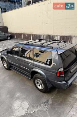 Позашляховик / Кросовер Mitsubishi Pajero Sport 2006 в 