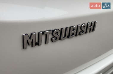Позашляховик / Кросовер Mitsubishi Pajero Sport 2016 в 