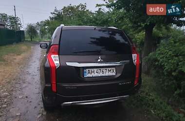 Позашляховик / Кросовер Mitsubishi Pajero Sport 2016 в 
