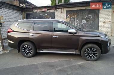 Внедорожник / Кроссовер Mitsubishi Pajero Sport 2021 в 