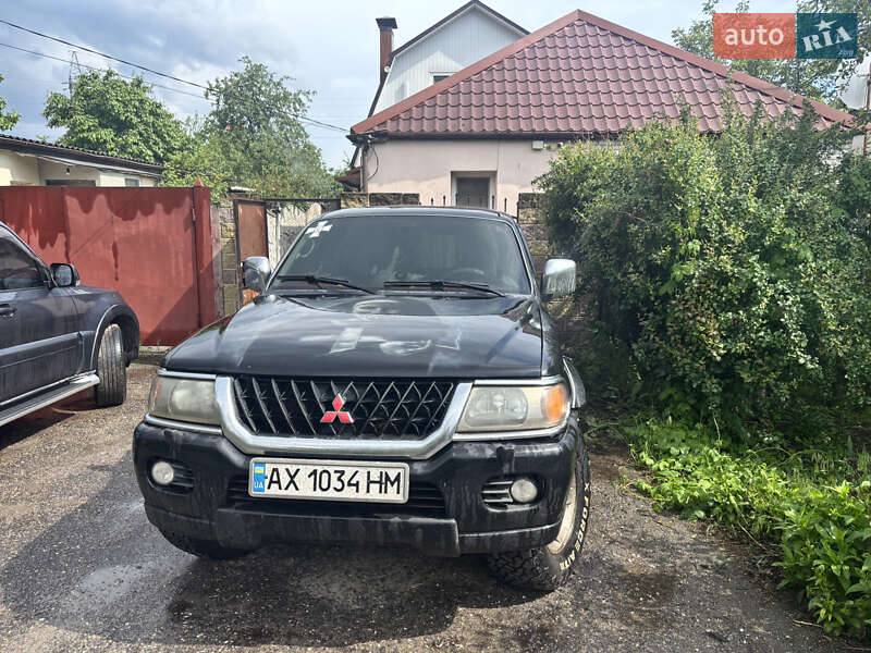 Внедорожник / Кроссовер Mitsubishi Pajero Sport 2003 в 