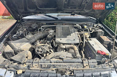 Внедорожник / Кроссовер Mitsubishi Pajero Sport 2003 в 