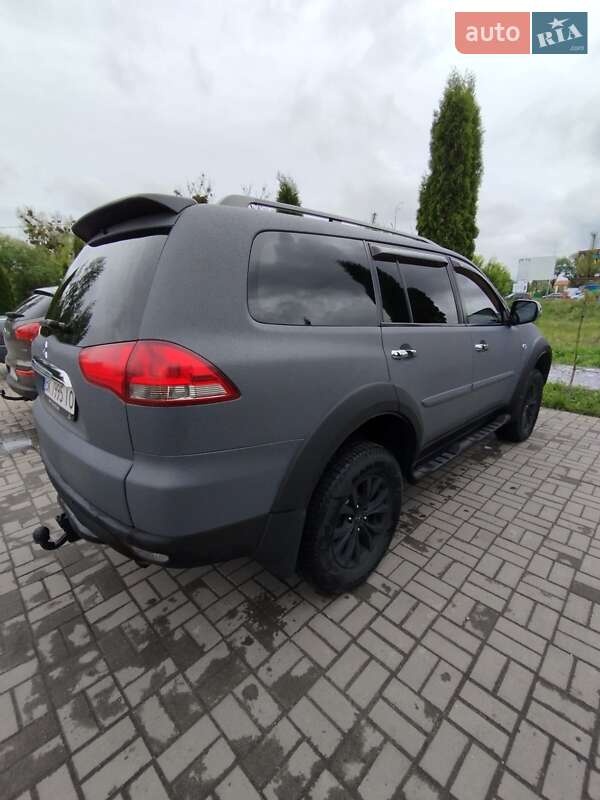 Внедорожник / Кроссовер Mitsubishi Pajero Sport 2014 в Ровно